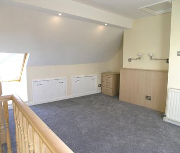 3 bedroom terraced house to rent - Photo 4