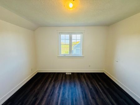 For Lease - 266 Snowberry Lane, Georgian Bluffs, Ontario - Photo 3