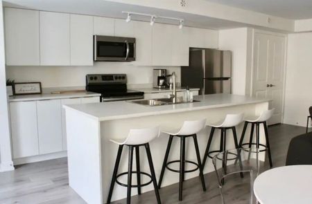 For Lease - 3078 Sixth Line Unit# 112, Oakville, Ontario - Photo 2