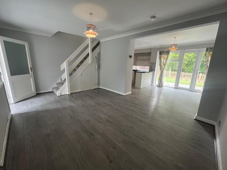 Frays Close, West Drayton - Photo 2