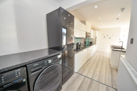 1 bed Room for Rent - Photo 3