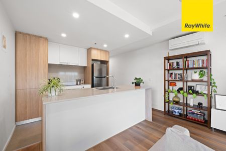 Dusk - Beautifully presented 2 bedroom apartment with sweeping views - Photo 5