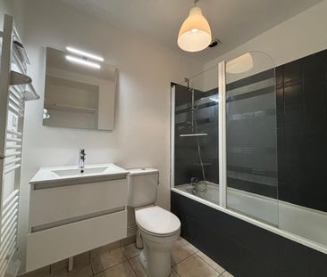 Location Appartement 2 pièces 46m² CHERBOURG-EN-COTENTIN 50100 - Photo 3