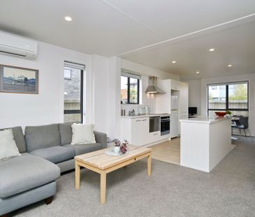 Stylish Living on the Edge! - Photo 1