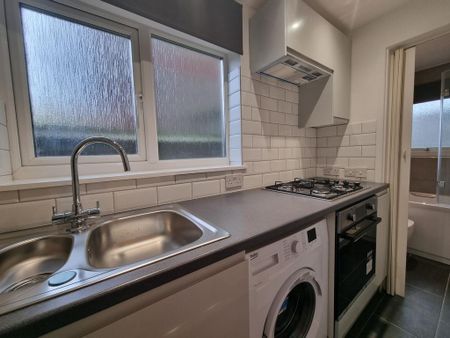 Studio to rent - Photo 3