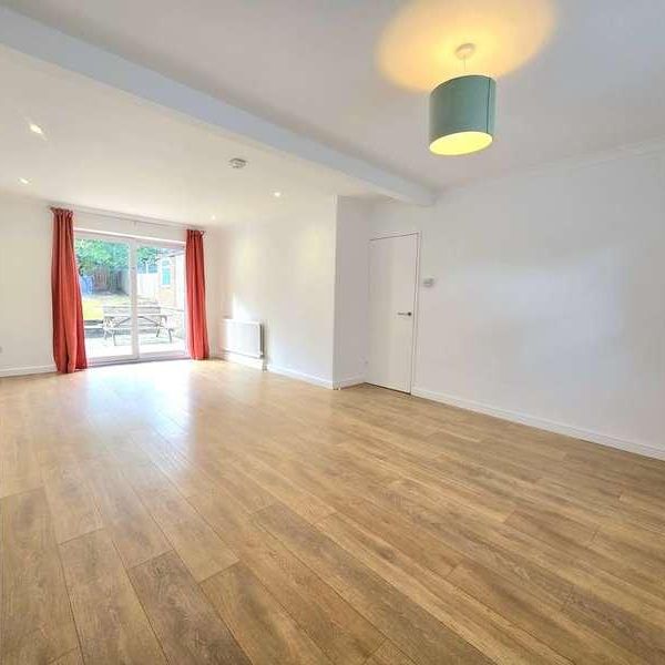 Long Elmes, Harrow, HA3 - Photo 1