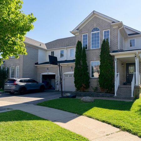 For Lease - 111 Bentley Crescent, Barrie, Ontario - Photo 4