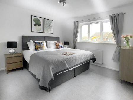 2 Bed, House - Photo 4