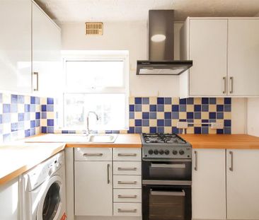 2 bedroom maisonette to rent - Photo 4