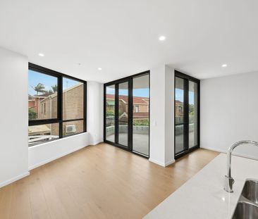 Three-bedroom contemporary apartment; CBD opulence - Photo 1