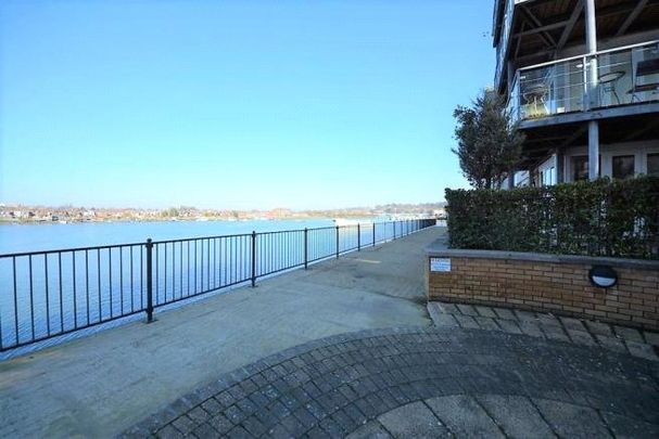 2 Bedroom Flat / Apartment - Hawkeswood Road, Southampton - Photo 1