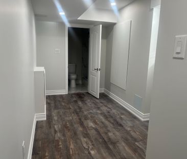 For Lease - 81 Phoenix Boulevard, Barrie, Ontario - Photo 4