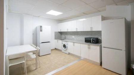 Carrer de Sant Vicent Màrtir, Valencia, Valencian Community 46002 - Photo 4