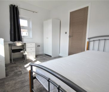 Laburnum Place, Englefield Green, Egham, Surrey, TW20 0SX - Photo 3