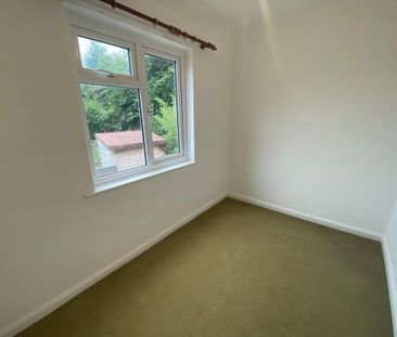 4 bedroom detached house to rent - Photo 4