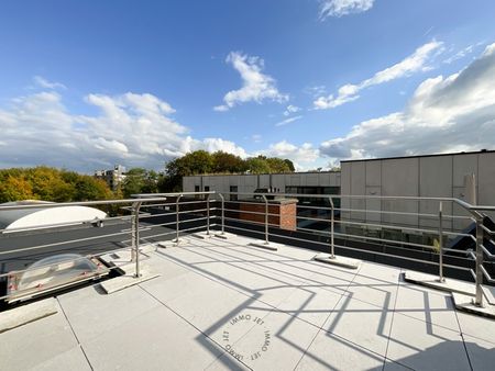 Gezellig duplexappartement in het centrum van Beveren met twee slaapkamers, terras en garage - Foto 3