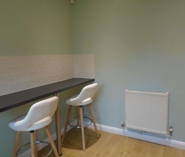 3 bedroom end of terrace house to rent - Photo 6