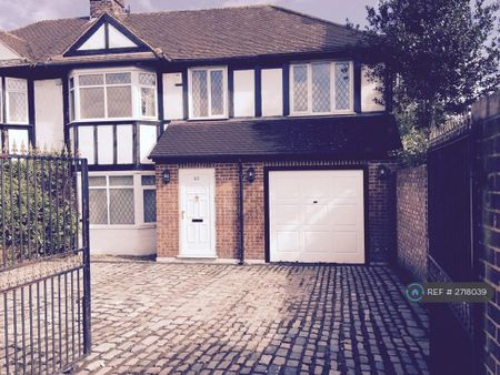 1 bedroom in a house share to rent - Photo 2