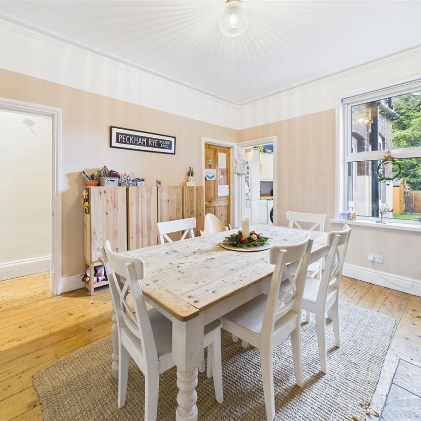 4 bedroom Town house to rent - Photo 1