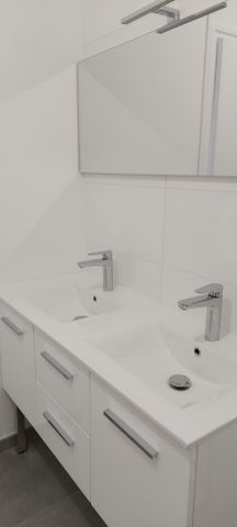 Location Appartement 2 pièces 57m² BELLEVILLE 69220 - Photo 4