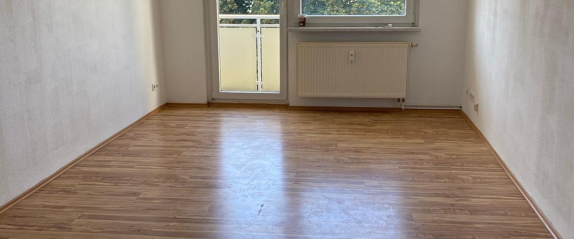 ***Renovierte 4-Wohnung | Neuwertiges Bad | EBK | Süd-Westbalkon*** - Foto 1