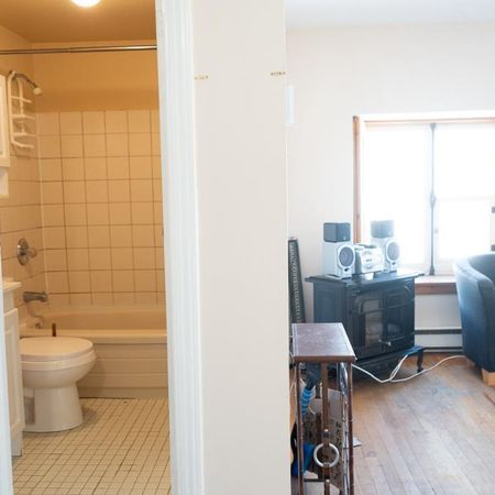 Beau 3 et demi VIEUX-QUEBEC 1150$ DISPO MAINTENANT - Photo 4