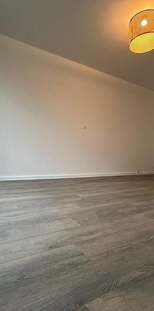 Location Appartement 2 pièces 51m² LAMBERSART 59130 - Photo 1