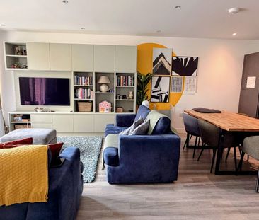 2 Bed Flat, Avenue Road, W3 - Photo 2