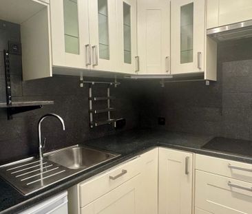 Appartement te huur in Genk voor € 740 met 1 slaapkamer - Photo 6