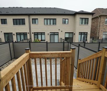 Condo Townhouse For Lease | N9246880 - Photo 6