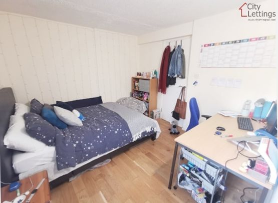 3 Bedroom Flat - Photo 1