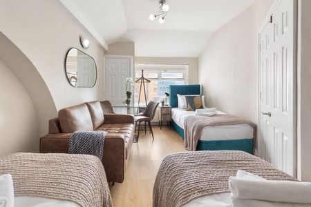 2 Bed Flat, Charterhouse Bldgs, EC1M - Photo 5