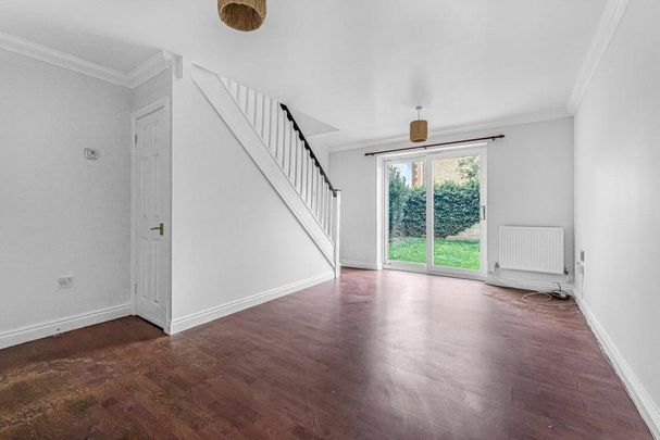 2 bedroom end of terrace house to rent - Photo 1