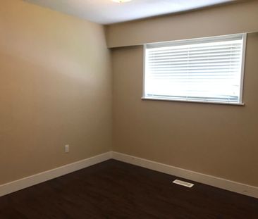 5 Bedroom Home next to Fishtrap Creek! - Photo 4