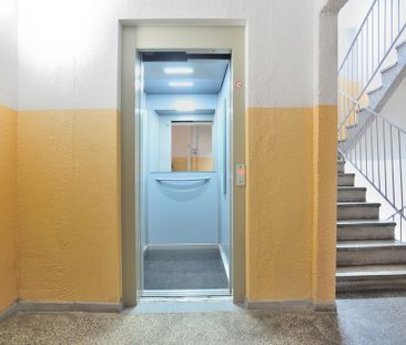 Komfortowe m. na Os.Zawadzkiego z odzielną kuchnią - Zdjęcie 2