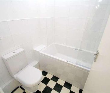 Gresham Road, Staines-upon-thames, TW18 - Photo 1