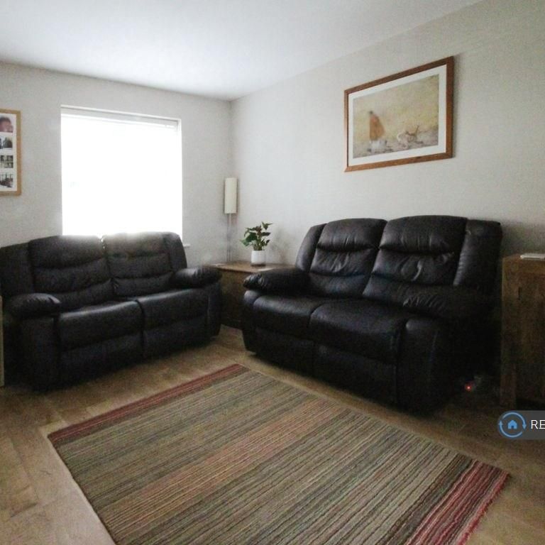 2 bedroom semi-detached house to rent - Photo 1