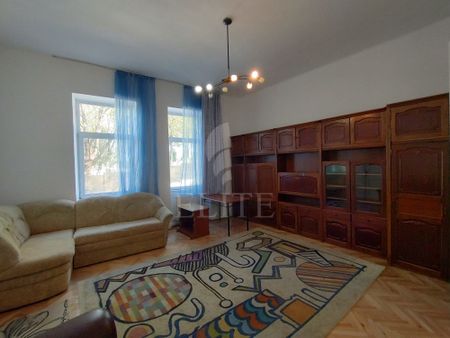 Casa / Casa 4 camere în zona CRISAN - Photo 2
