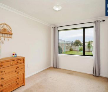 Family Home - Photo 3