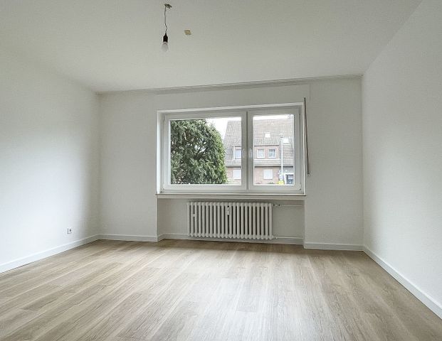 Frisch renovierte, helle 3-Zimmer-Wohnung in direkter Rheinnähe! - Photo 1