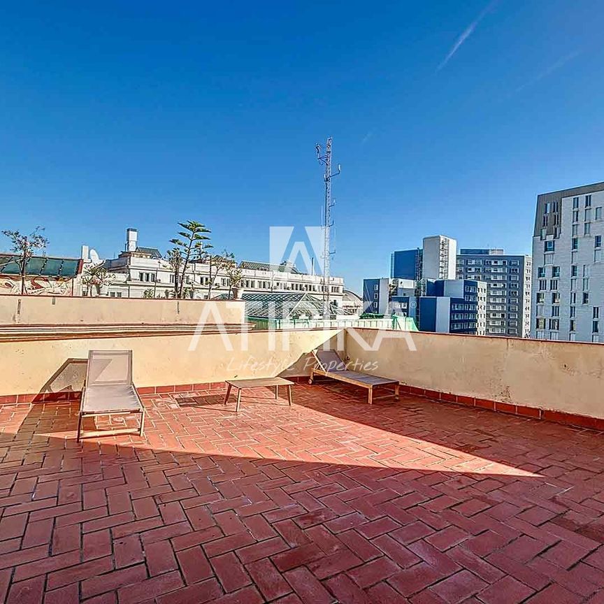 Ático en alquiler temporal con terraza de 80m² cerca del Parc de la Ciutadella, Barcelona - Photo 1