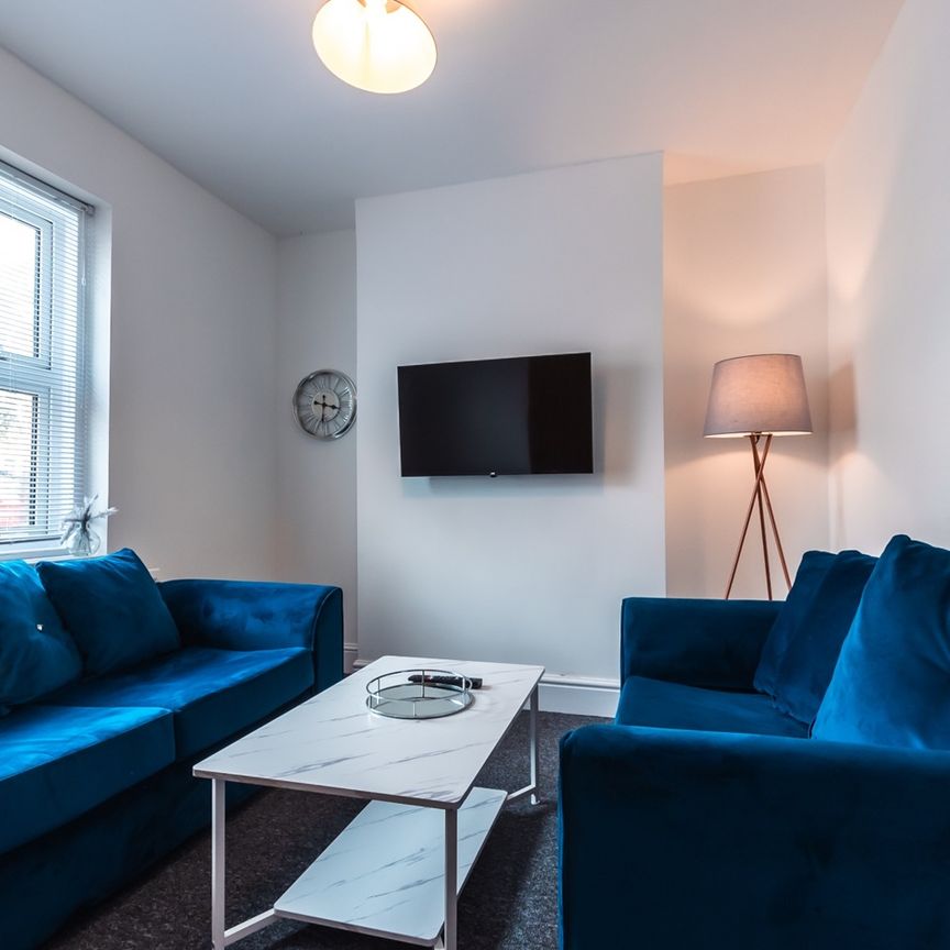 4 Bed Semi-Detached House, Burgess Road, SO16 - Photo 1