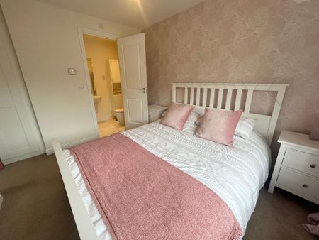 3 bedroom semi-detached house to rent - Photo 4