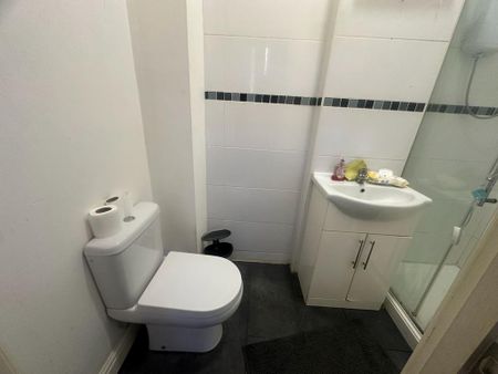 1 bedroom flat to rent - Photo 5