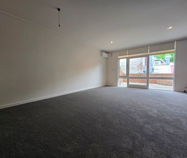14/53 Pelham Street, Carlton VIC 3053 - Photo 2