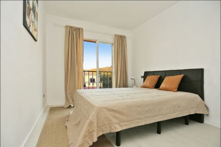 Modern apartment in a complex near the city center in Santa Ponsa - Photo 4