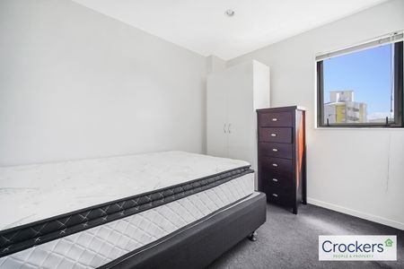 Queen Street beauty - Photo 2