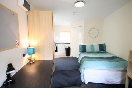 Studio to rent - Photo 2