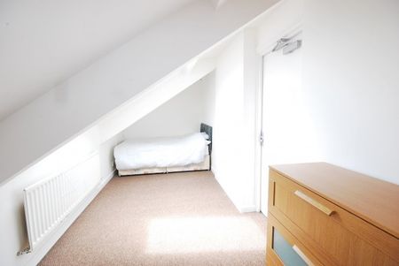 5 Bed - Hotspur Street, Heaton - Photo 3