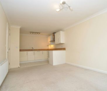 Flat to rent on - Photo 1